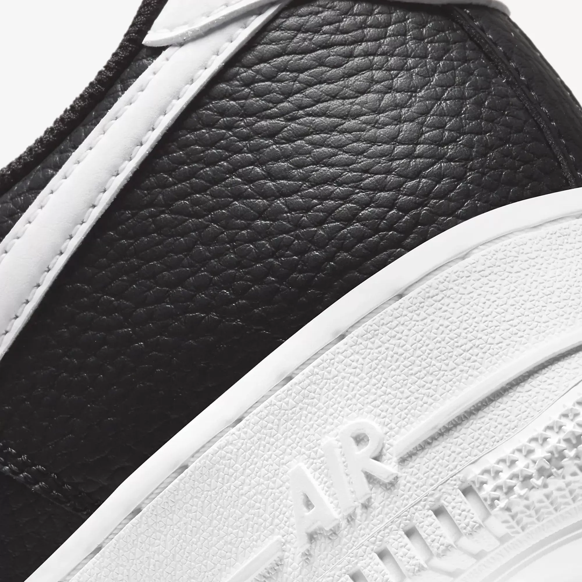 AIR FORCE 1 '07 'BLACK/WHITE'