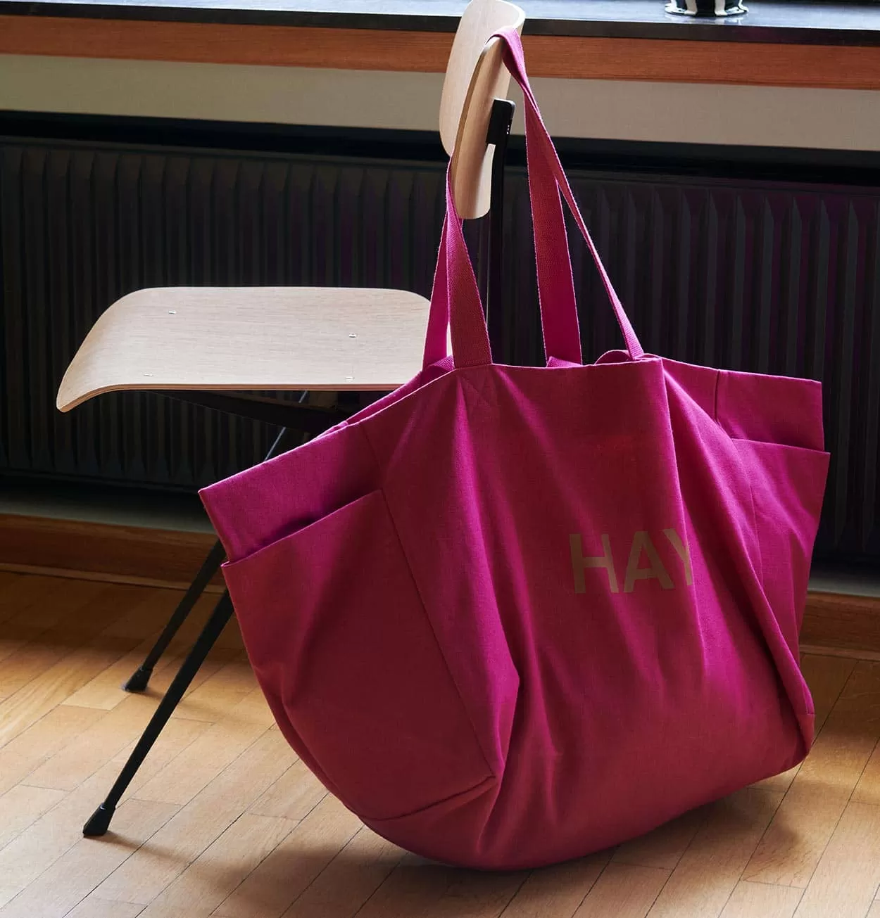 HAY Weekend Bag in Fuchsia