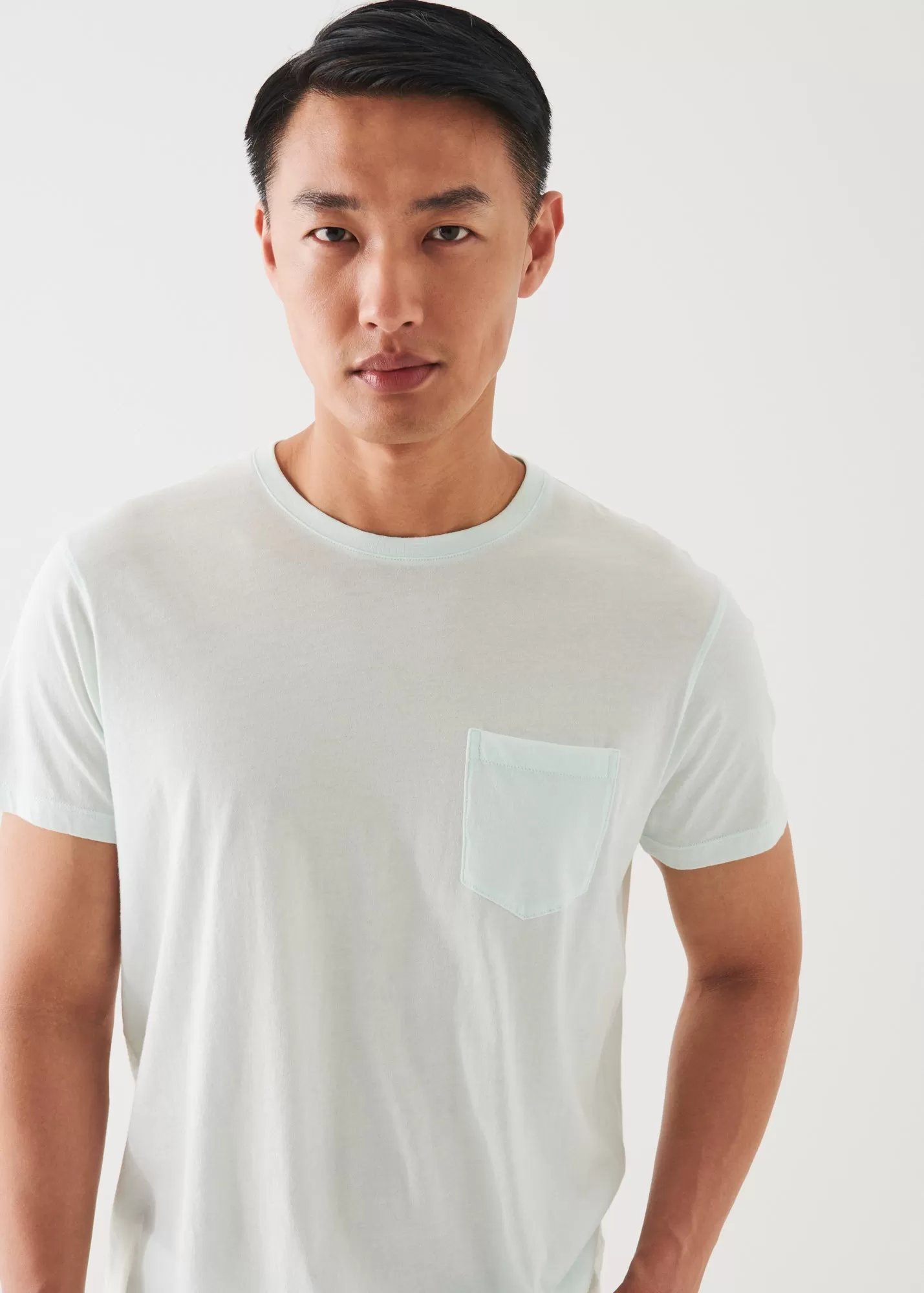 LIGHTWEIGHT PIMA COTTON POCKET T-SHIRT