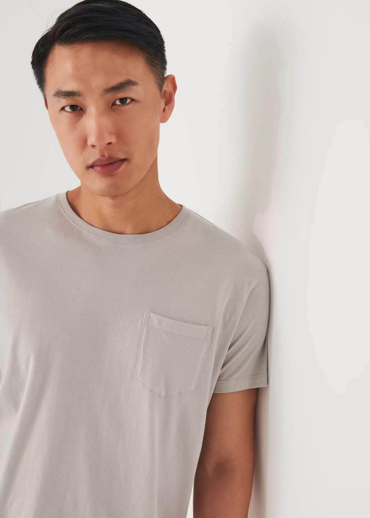 LIGHTWEIGHT PIMA COTTON POCKET T-SHIRT