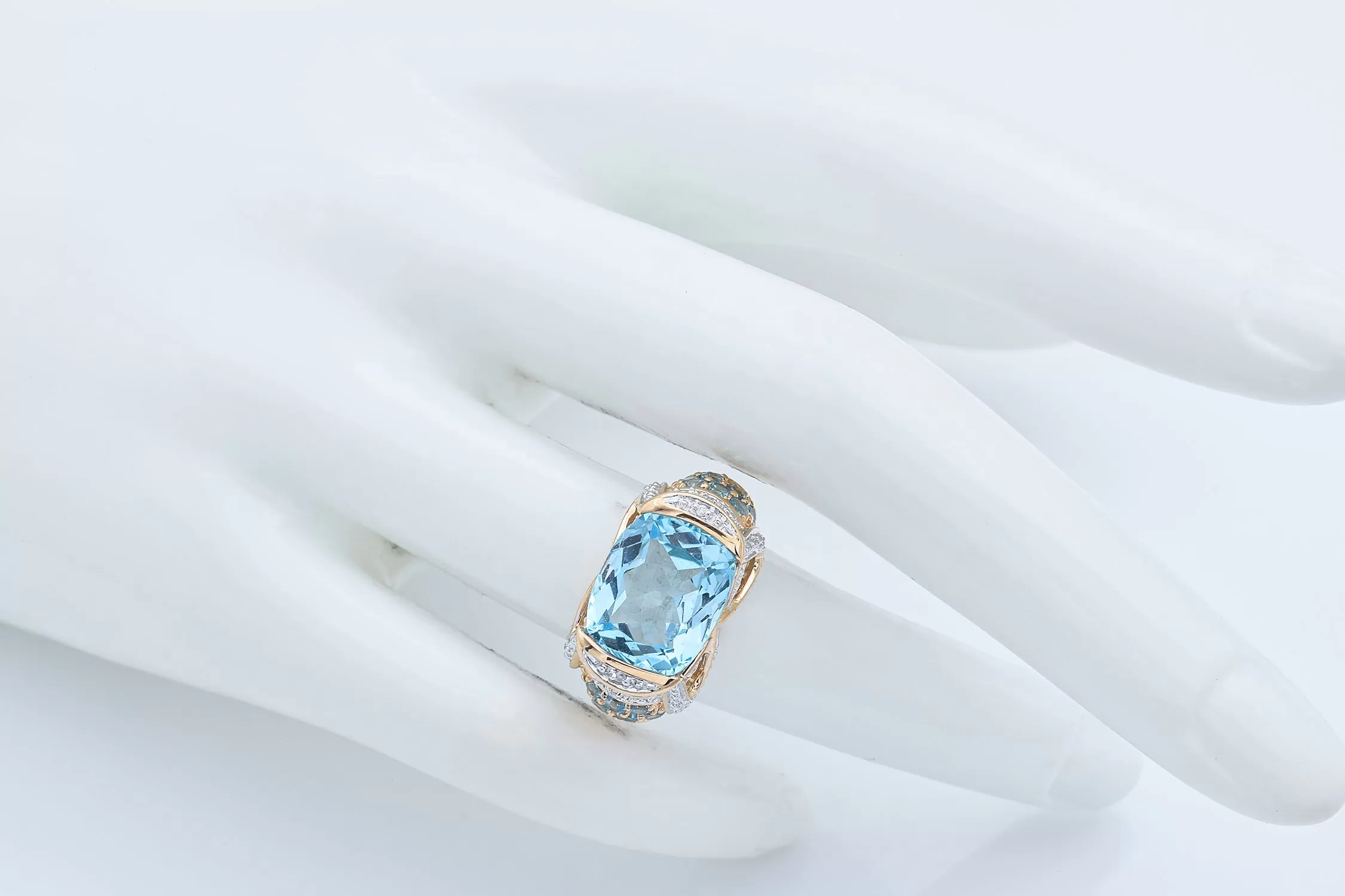 Meda 14K Yellow Gold Blue Topaz & Diamond Band Ring Size 5