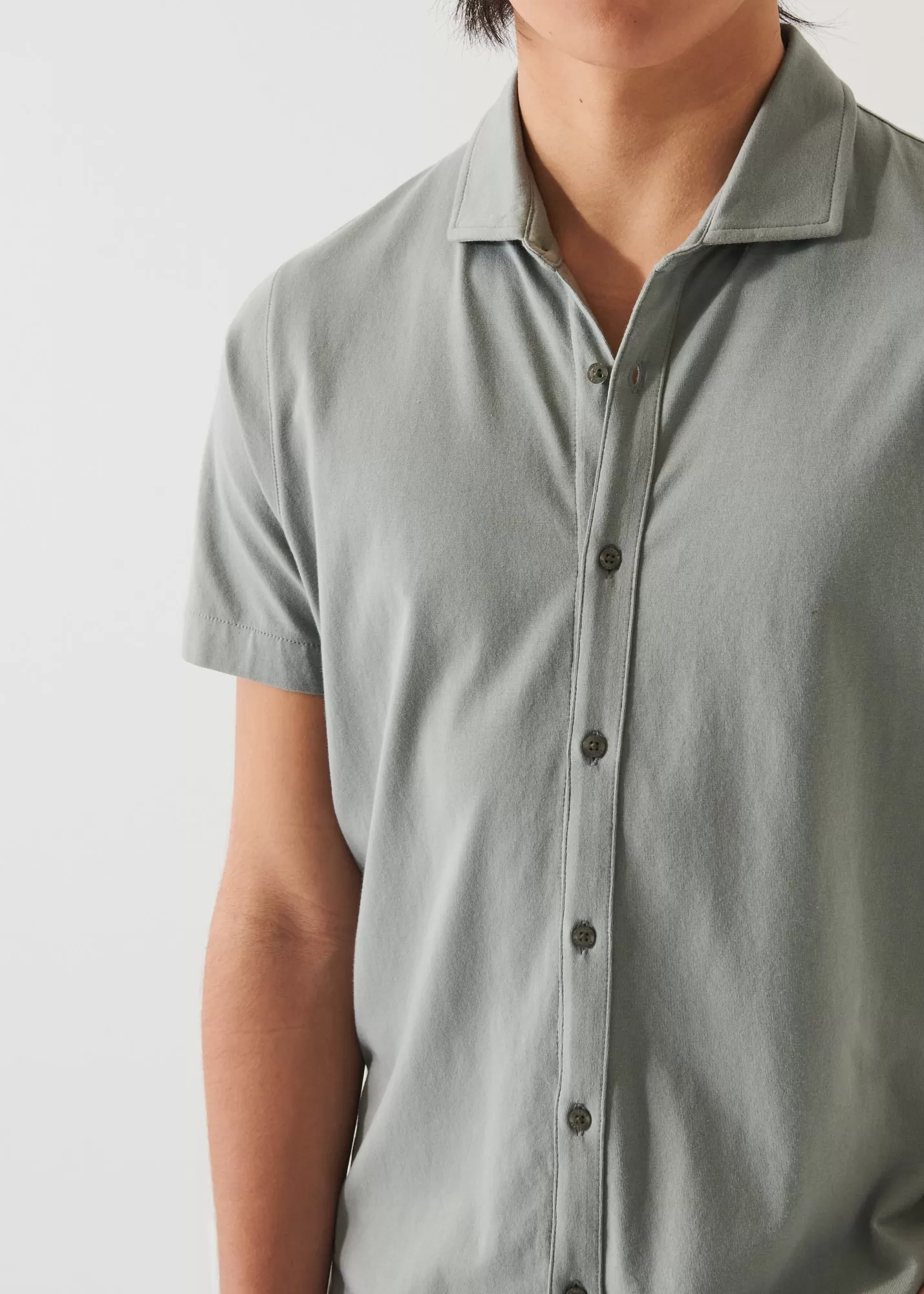 PIMA COTTON STRETCH BUTTON FRONT SHIRT